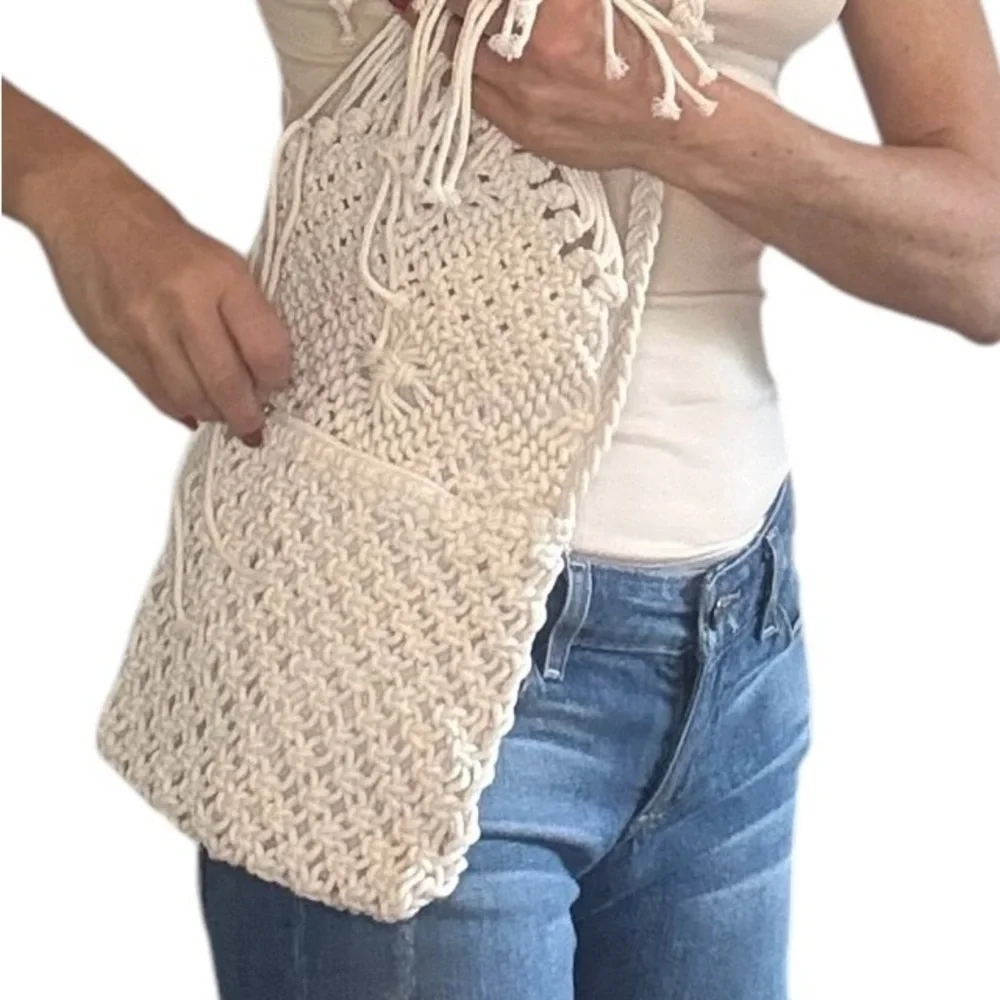 NWT Crochet Bag with Zipper Closure. Boho Festival Bag in Natural Cream